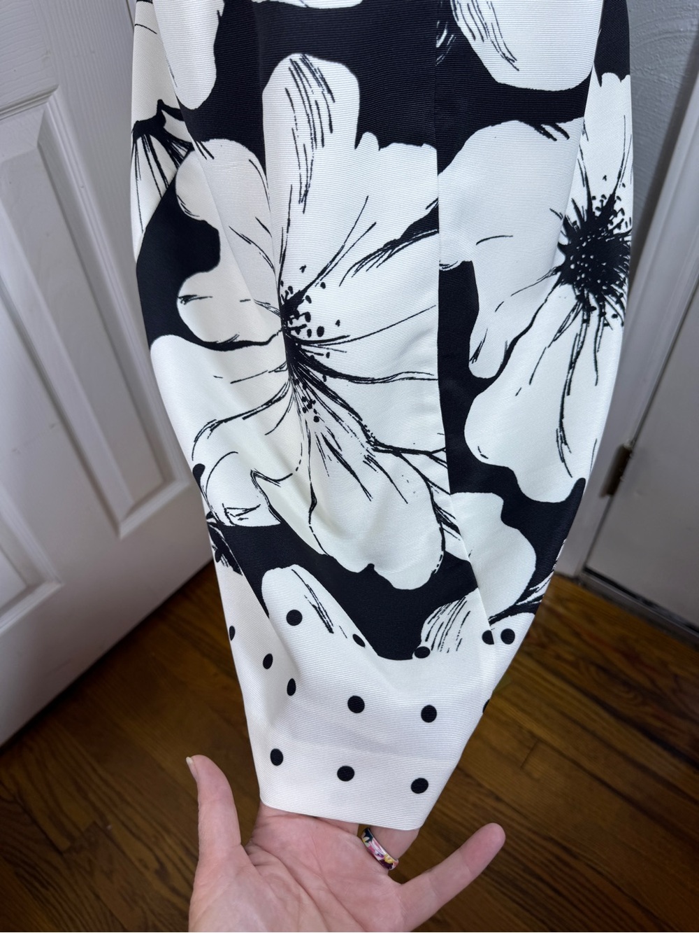Talbots Bow Shoulder Floral Shift Dress Size 10 Black White Polka Dot Like New - Picture 8 of 11